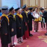 Ceo PT Green Life Jepang Beri Sambutan di Wisuda STIKes WCH Malang